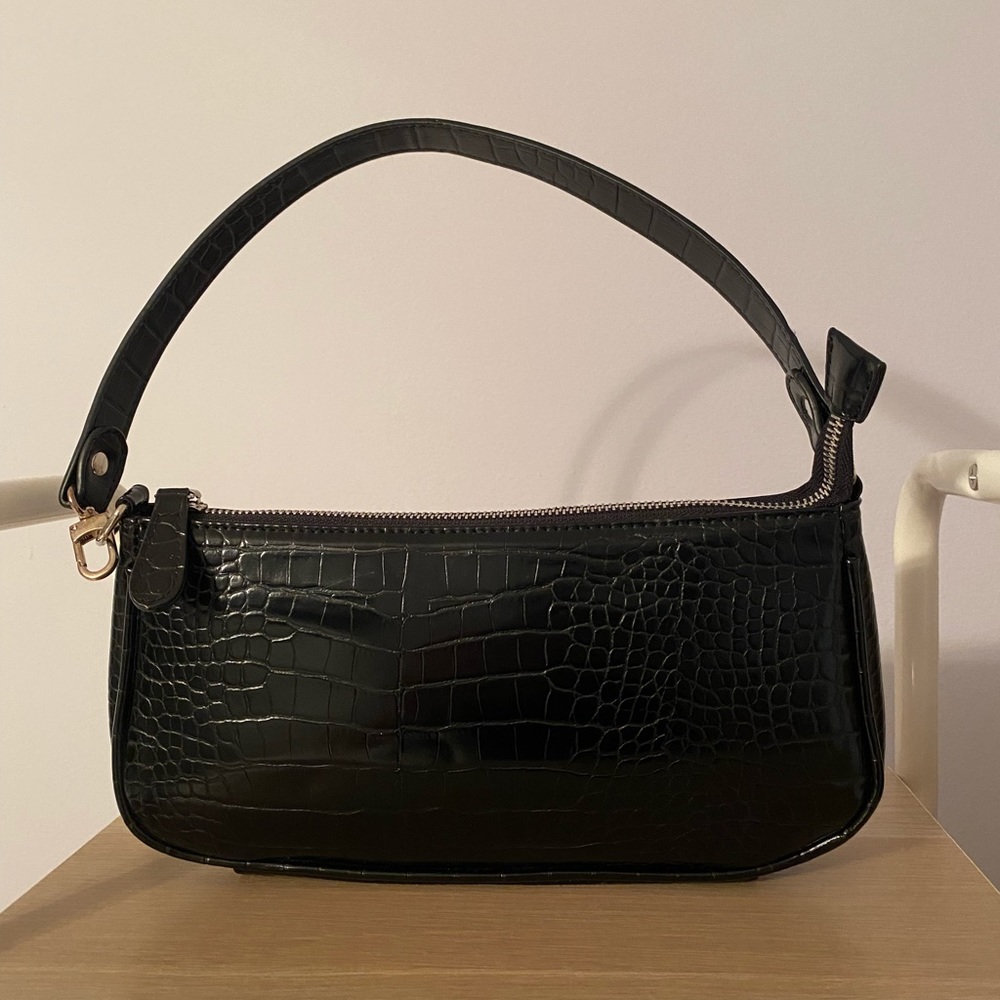Shoulder bag with faux crocodile texture